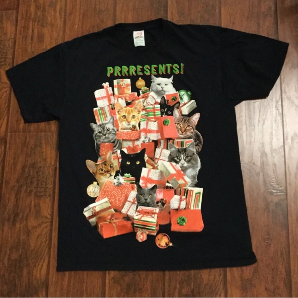 🎁Christmas Kitty TShirt🎁